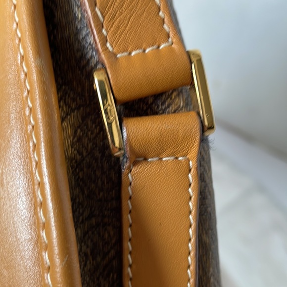 Authentic Shoulder/Crossbody Bag Gucci. - Picture 9 of 15